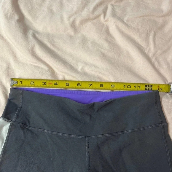 lululemon gray legging capris 6 - Picture 3 of 7